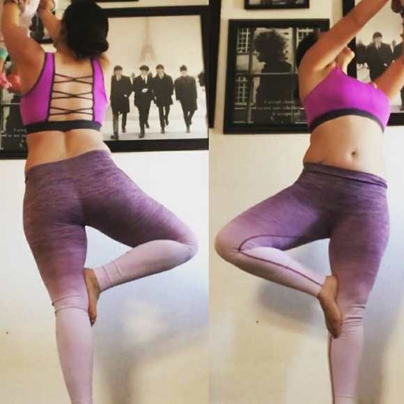 Criss Cross Back Detail Sports Bra in purple - Picture 3 of 3